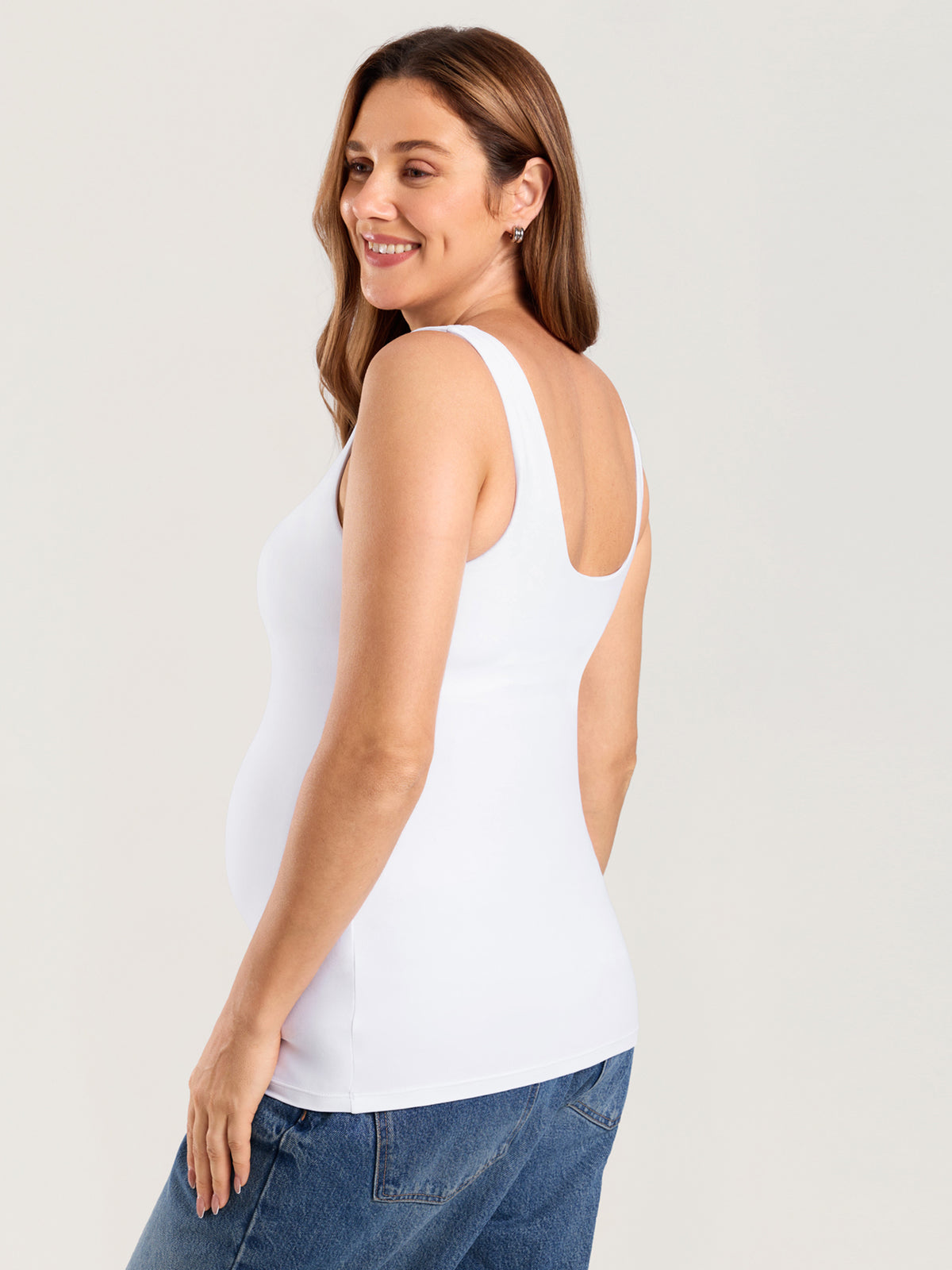 MOMANDA Naterlax® V Neck Nursing Tank Top White @model_info:MOM4