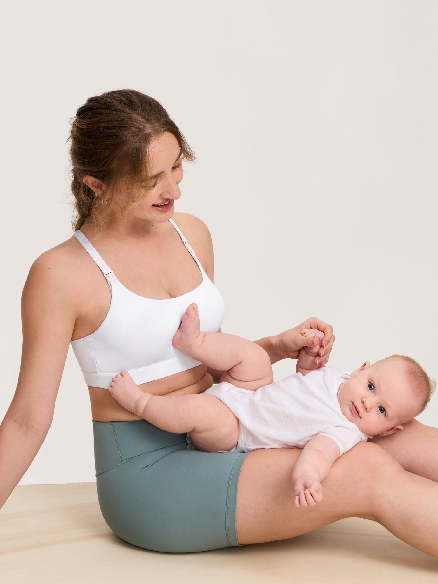 MOMANDA Women's Natrelax® Adjustable Y-back Nursing Bra White