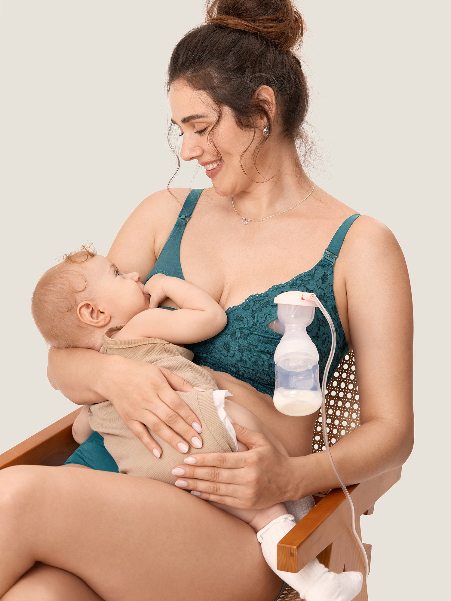 MOMANDA Cotton Lining Hands Free Pumping Bra Spruce Green