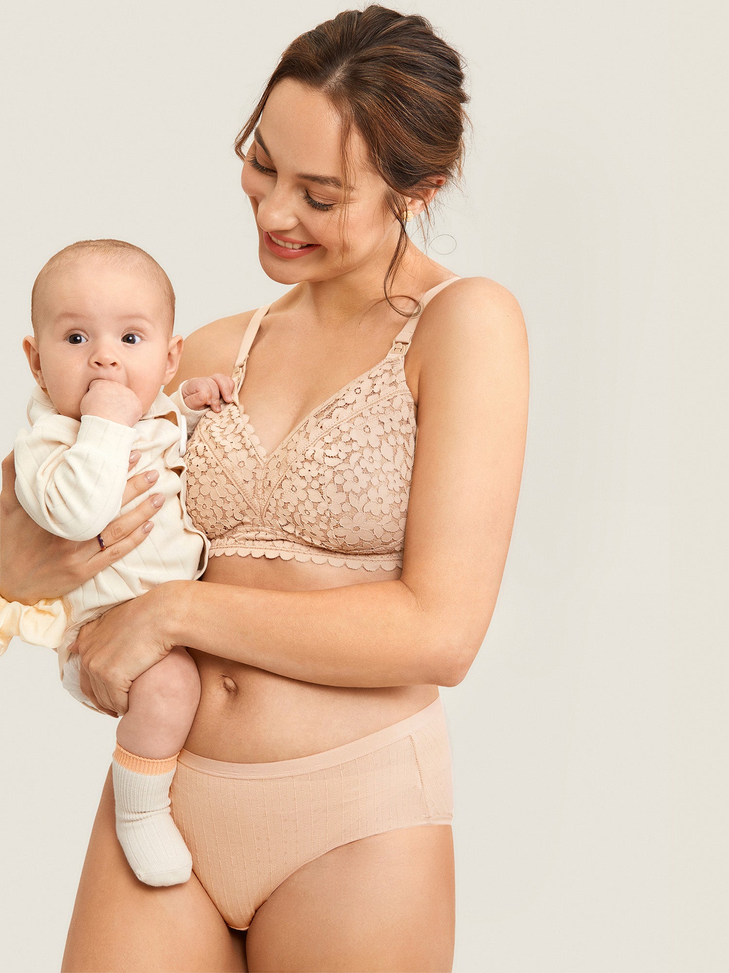 MOMANDA Women's Lace Hands Free Pumping Bra Beige