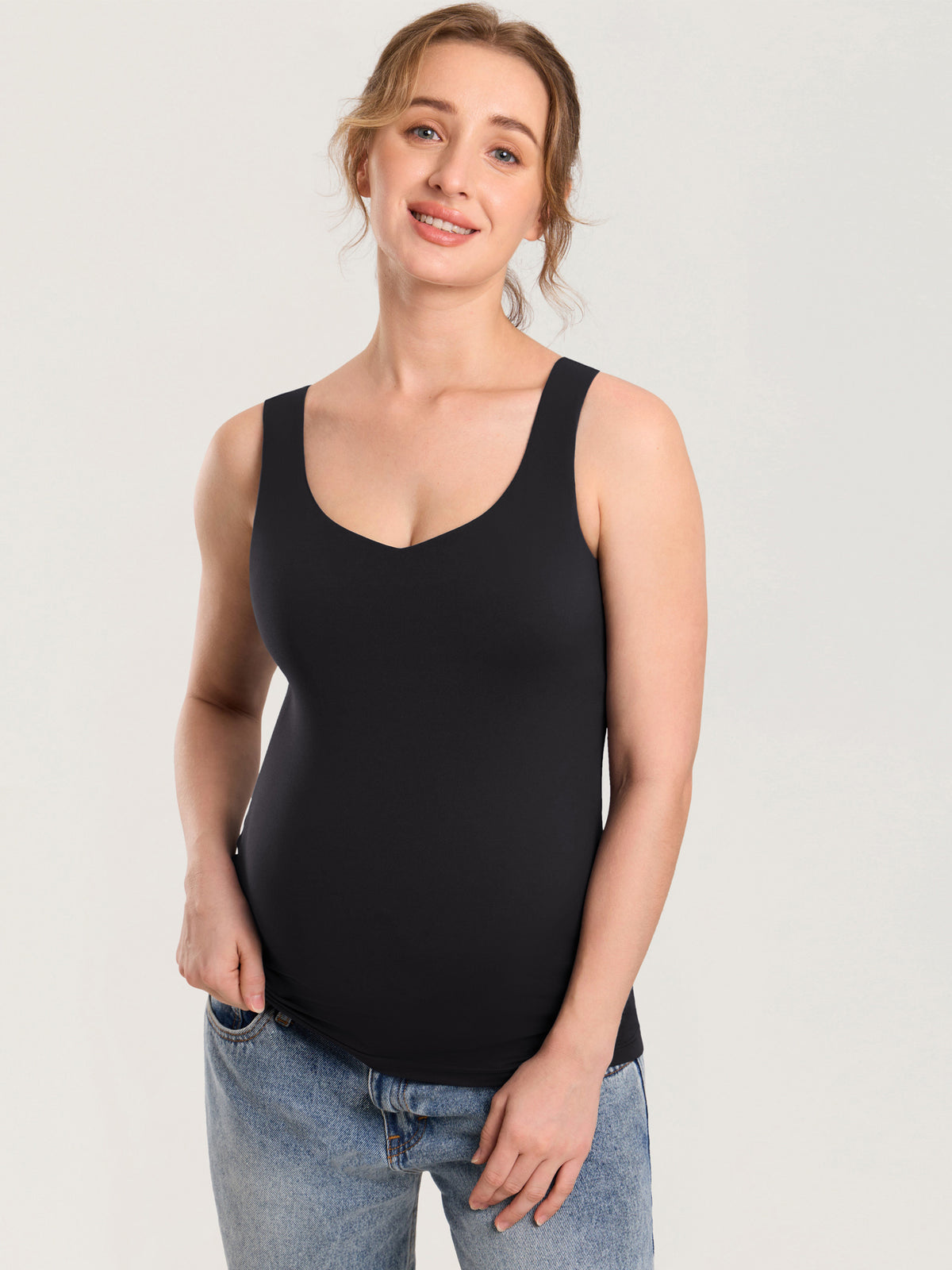 MOMANDA Naterlax® V Neck Nursing Tank Top Black @model_info:MOM3