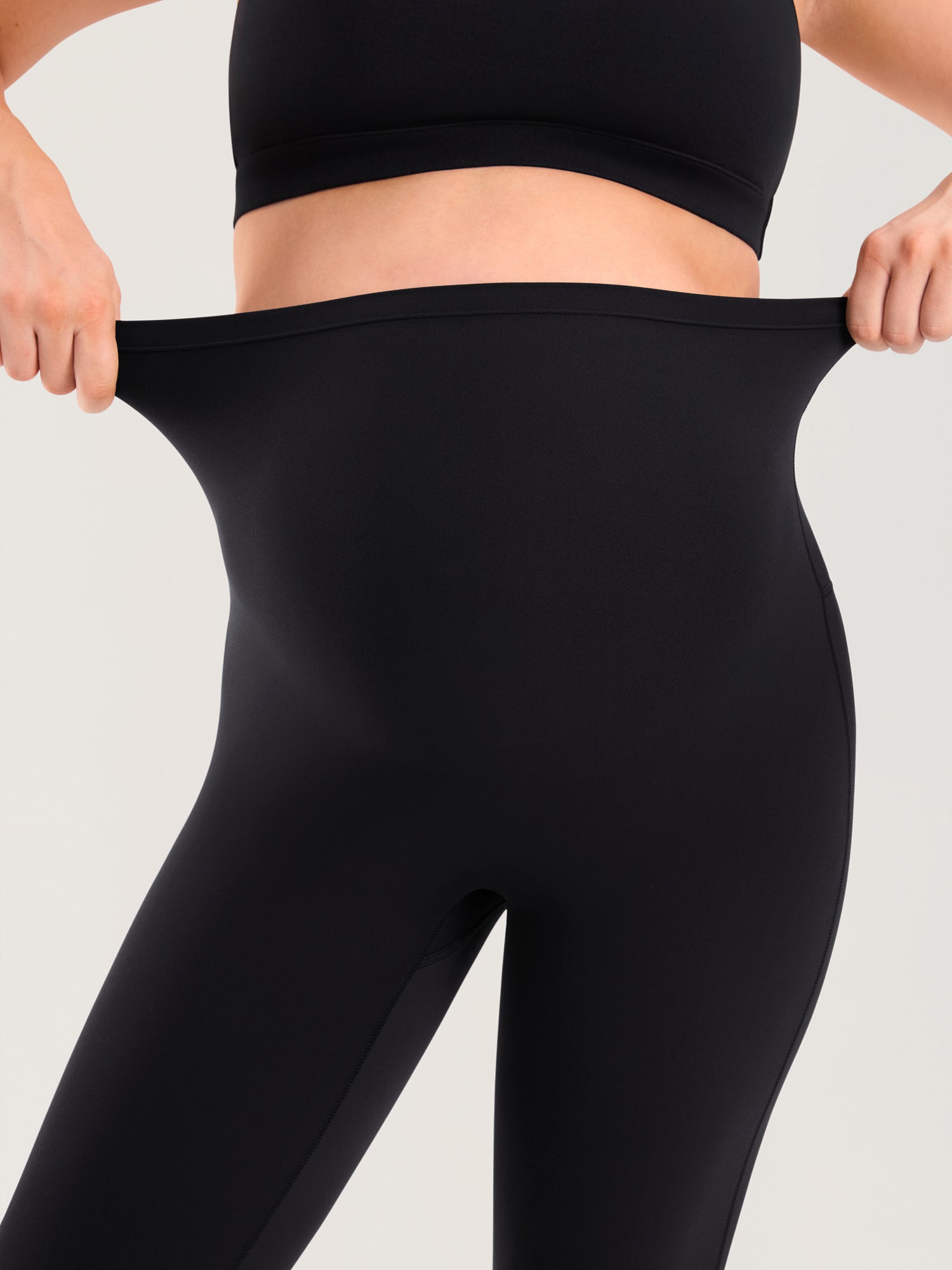 Natrelax® Seamless-Front Maternity Leggings 25"
