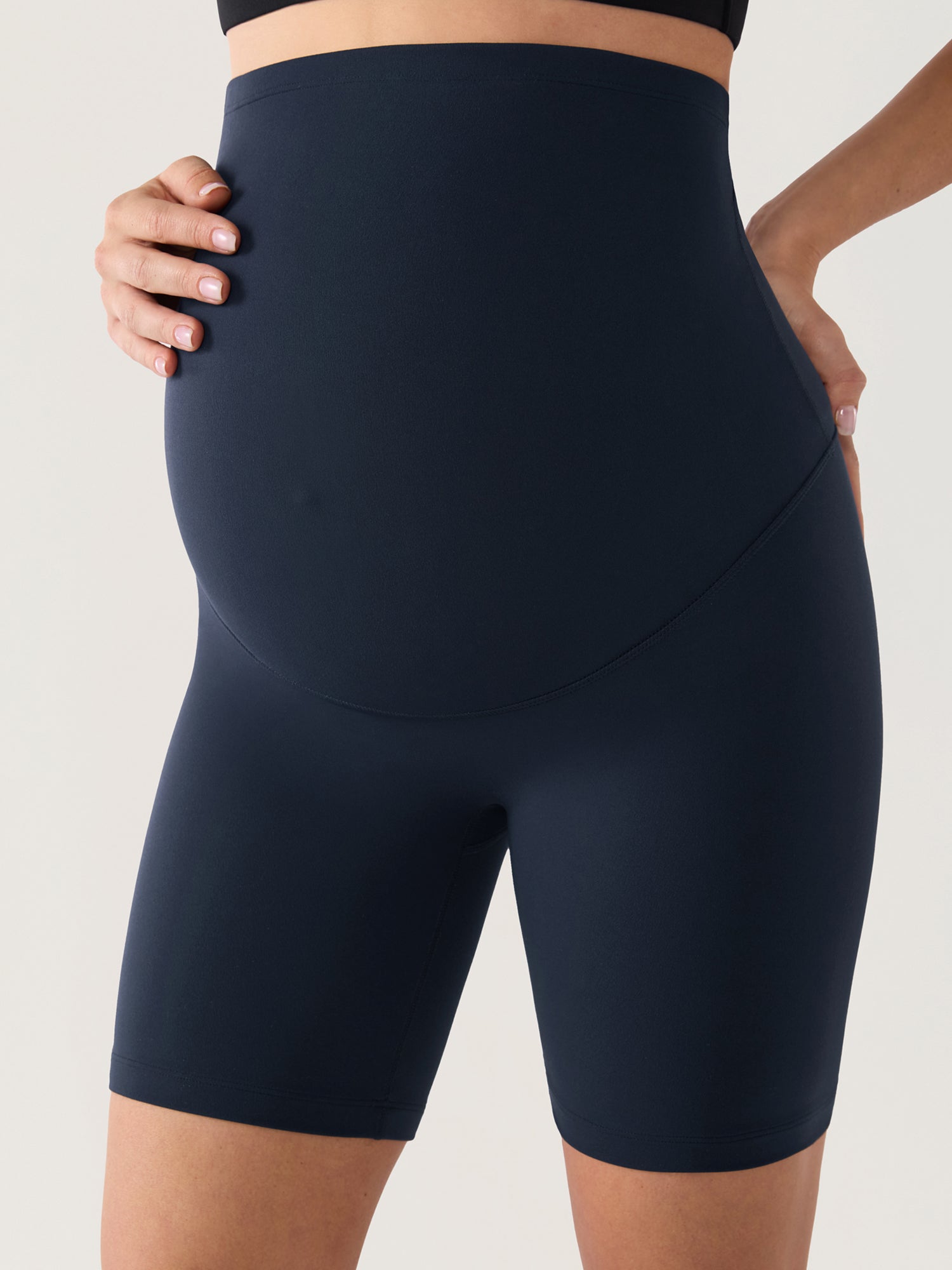 Natrelax® No Front Seam Maternity Shorts 6"