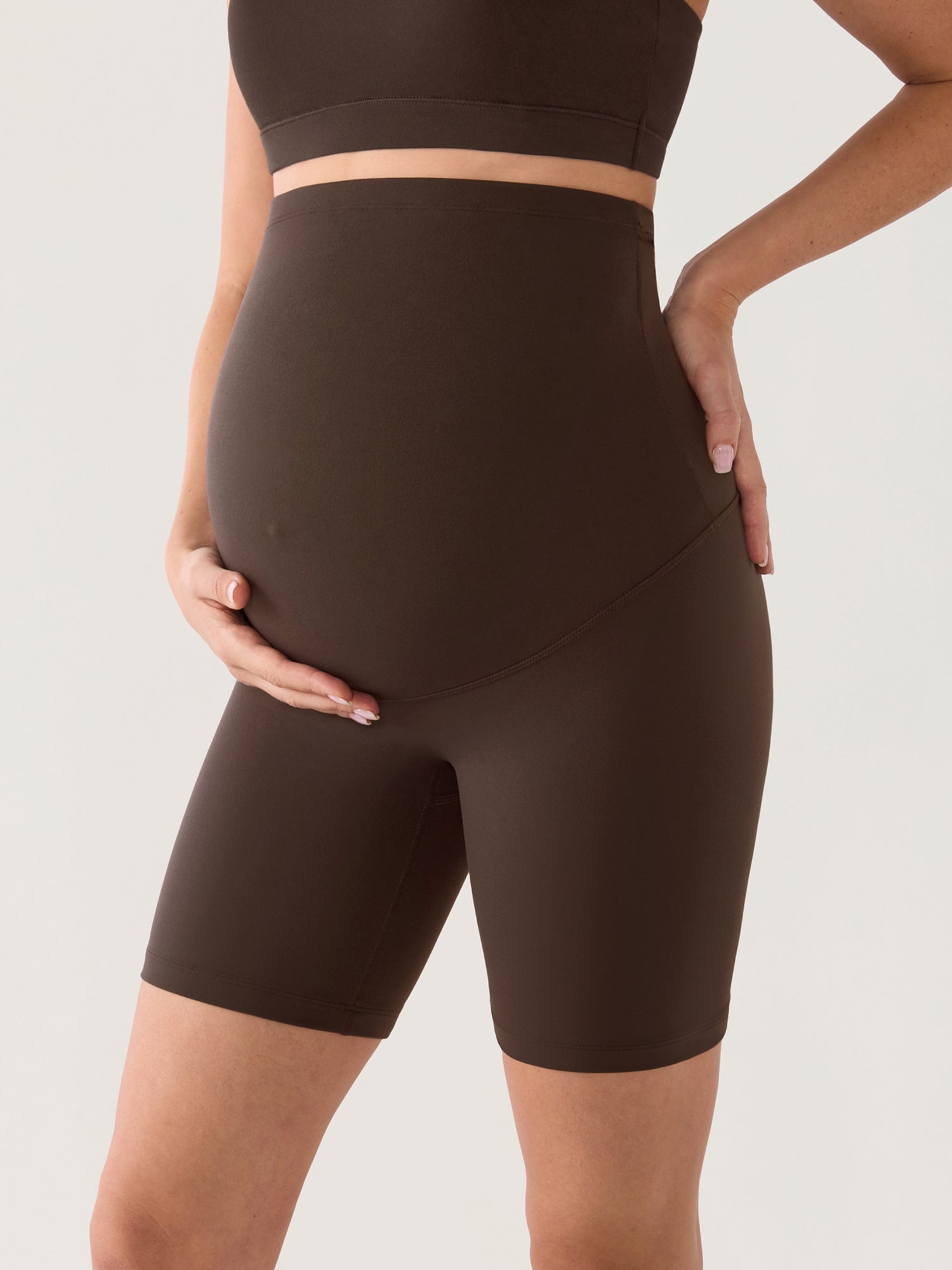 Natrelax® No Front Seam Maternity Shorts 6"