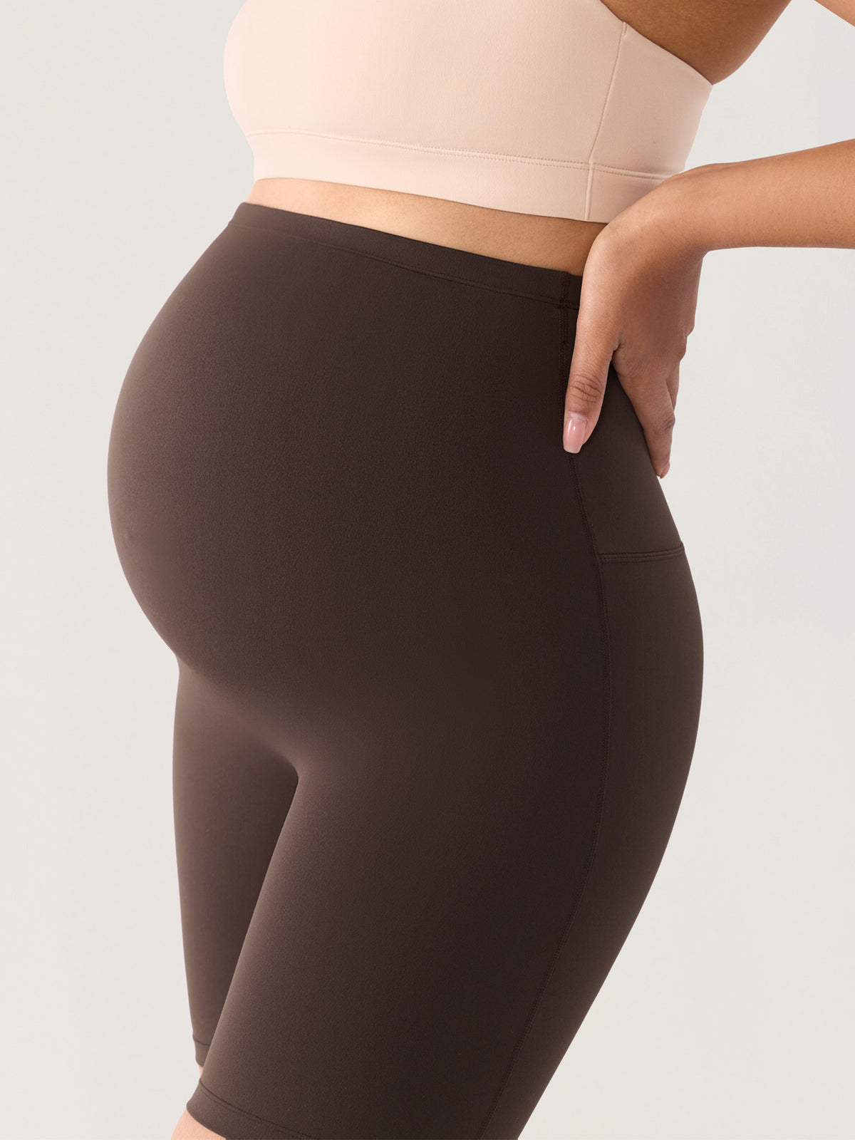 Natrelax® Seamless-Front Maternity Shorts 6"