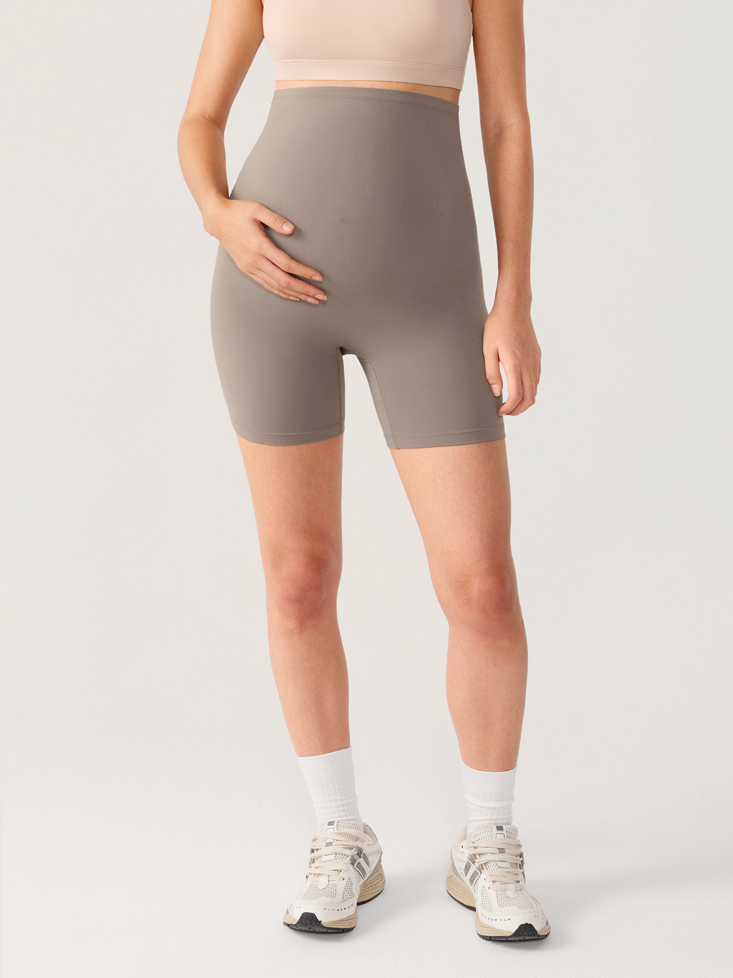 Natrelax® Seamless-Front Maternity Shorts 6"